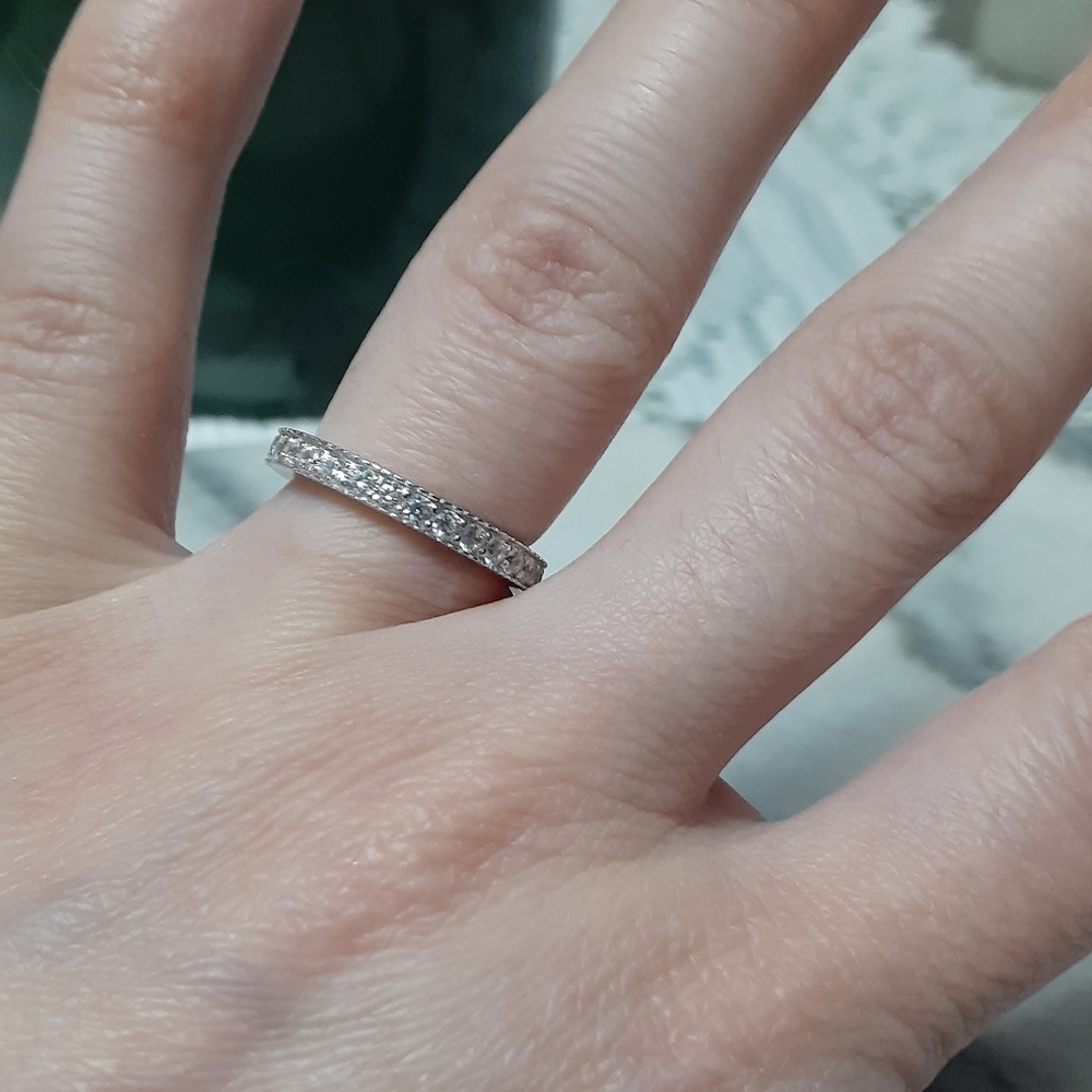 Millgrain Eternety Wedding Band
